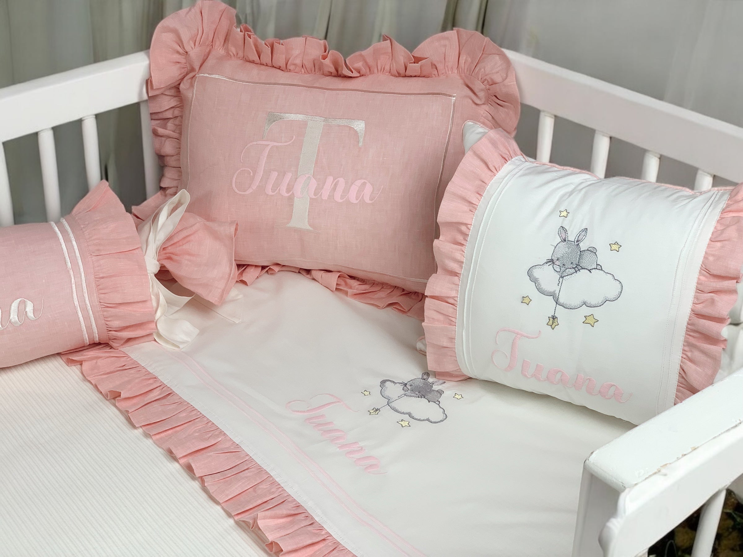 طقم فاخر على شكل أرنب وزهرة وردية