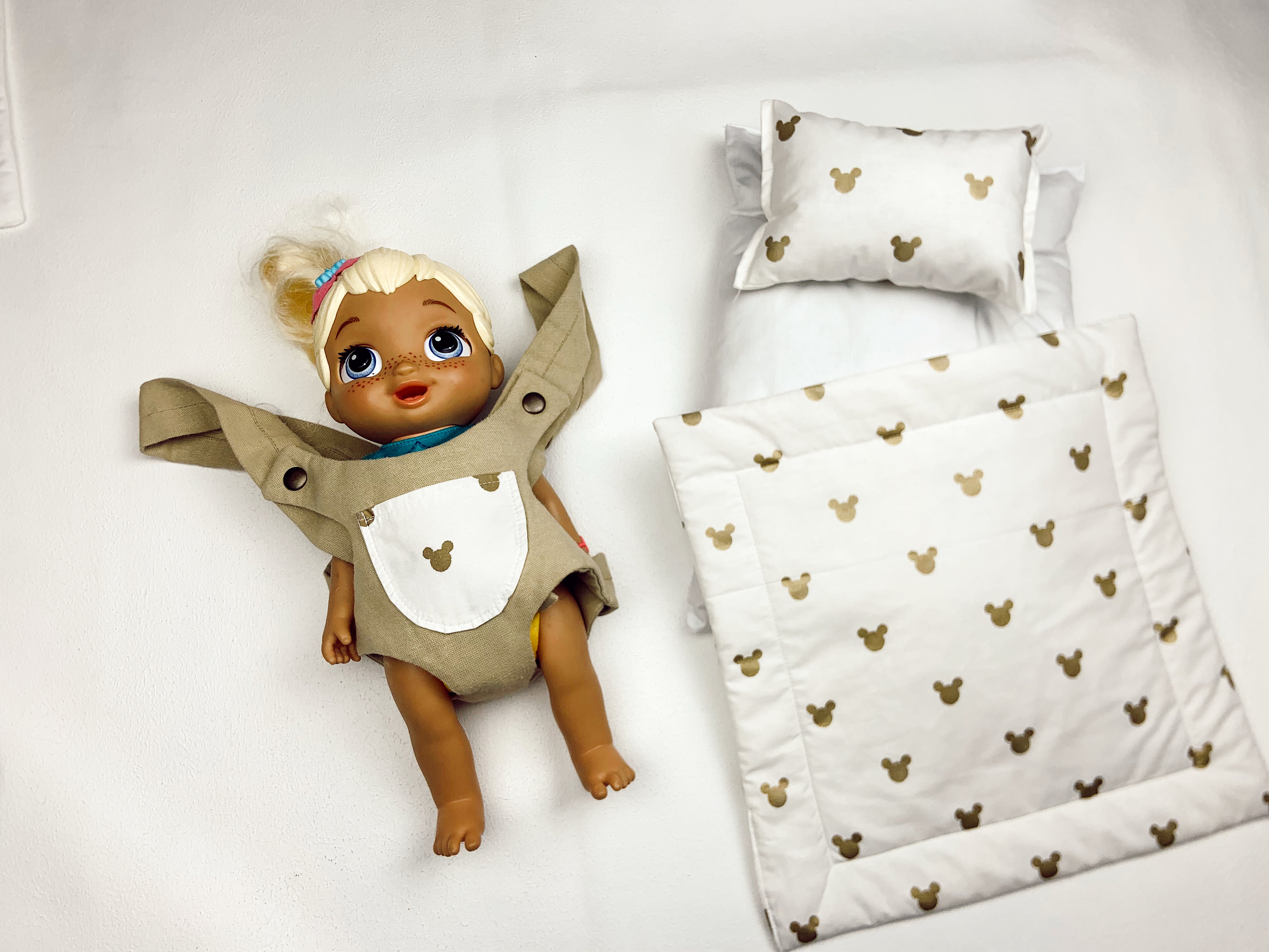 مجموعة دمى لا لوميير | مجموعة لعب مصغرة 2 - غطاء لحاف، سرير، وحاملة أطفال