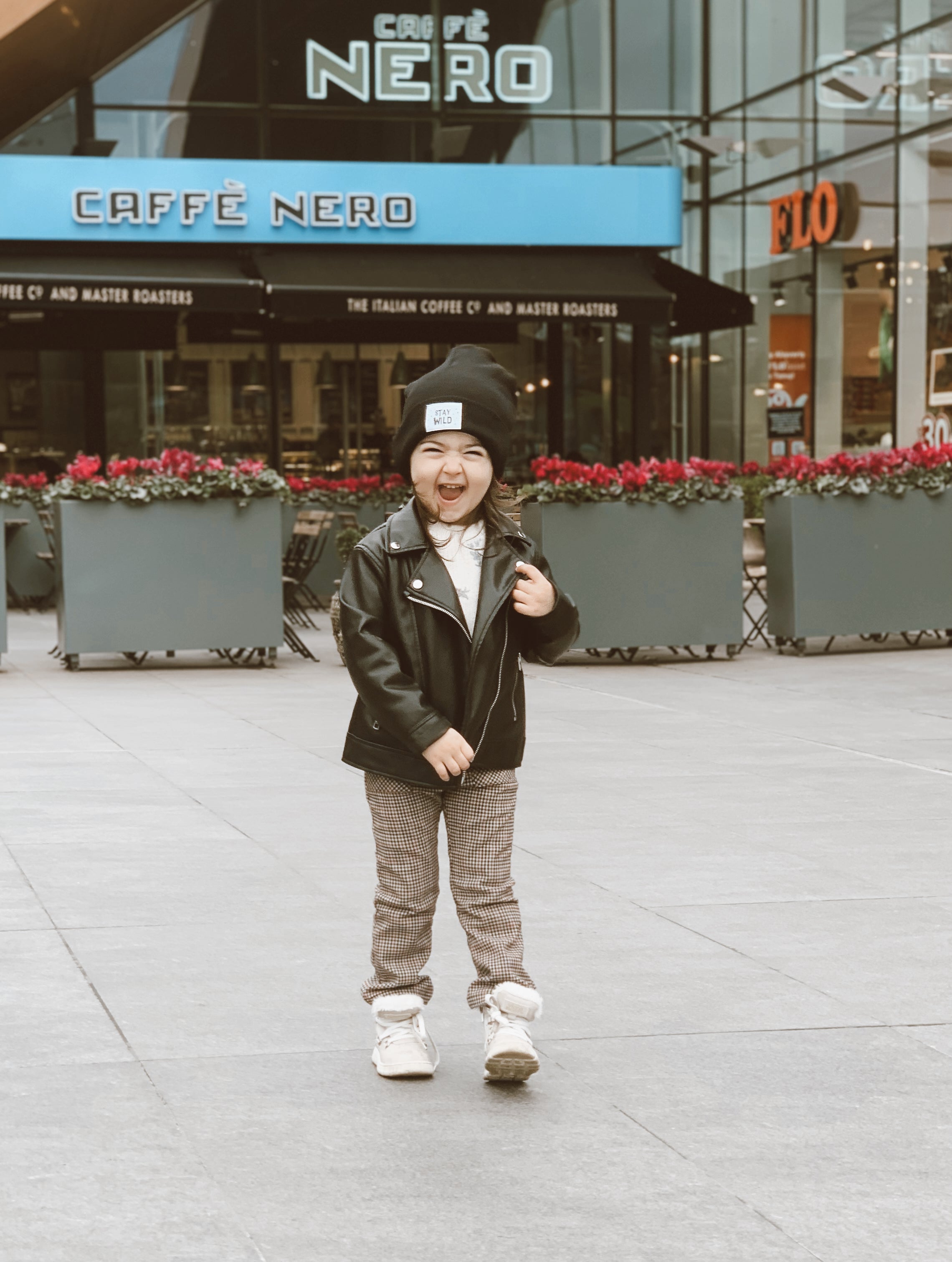 طقم وشاح وقبعة صوفية من لا لوميير ستاي وايلد | طقم شتوي للأطفال من القطن الكحلي