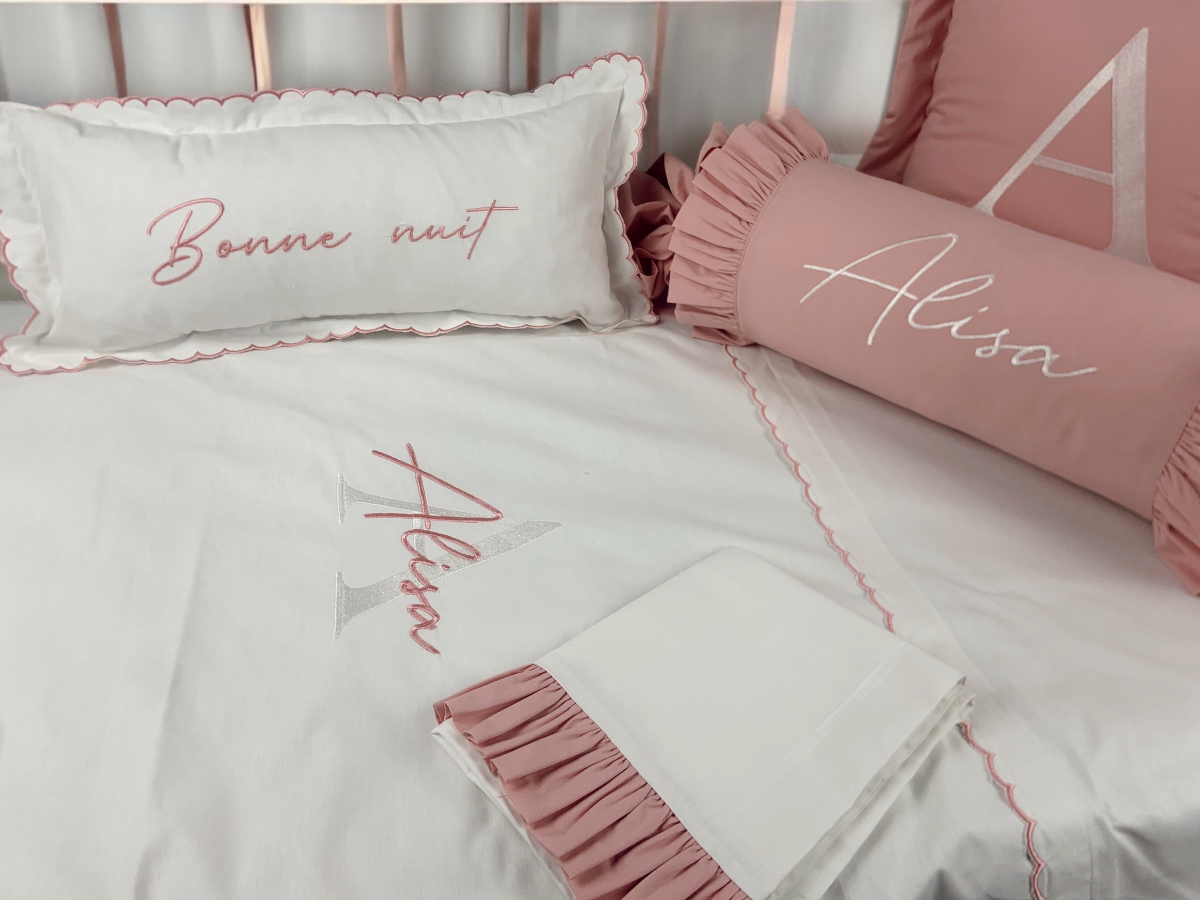 طقم غطاء لحاف فاخر - وردي فاتح